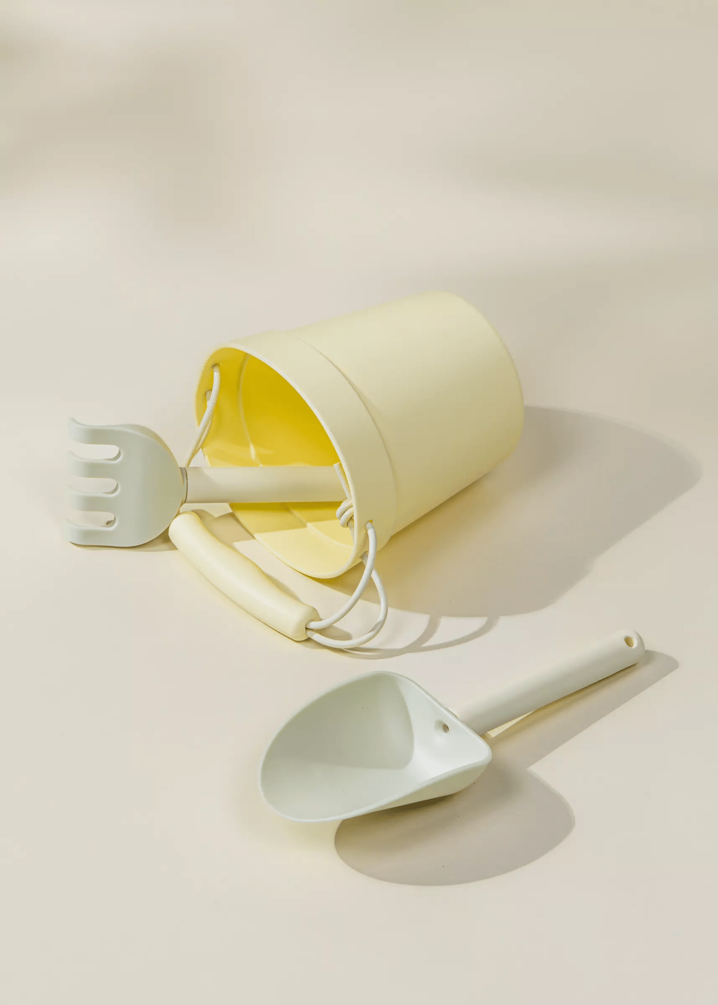 Coco Village Silicone Beach Bucket & Accessories (3 pcs) - Image 2