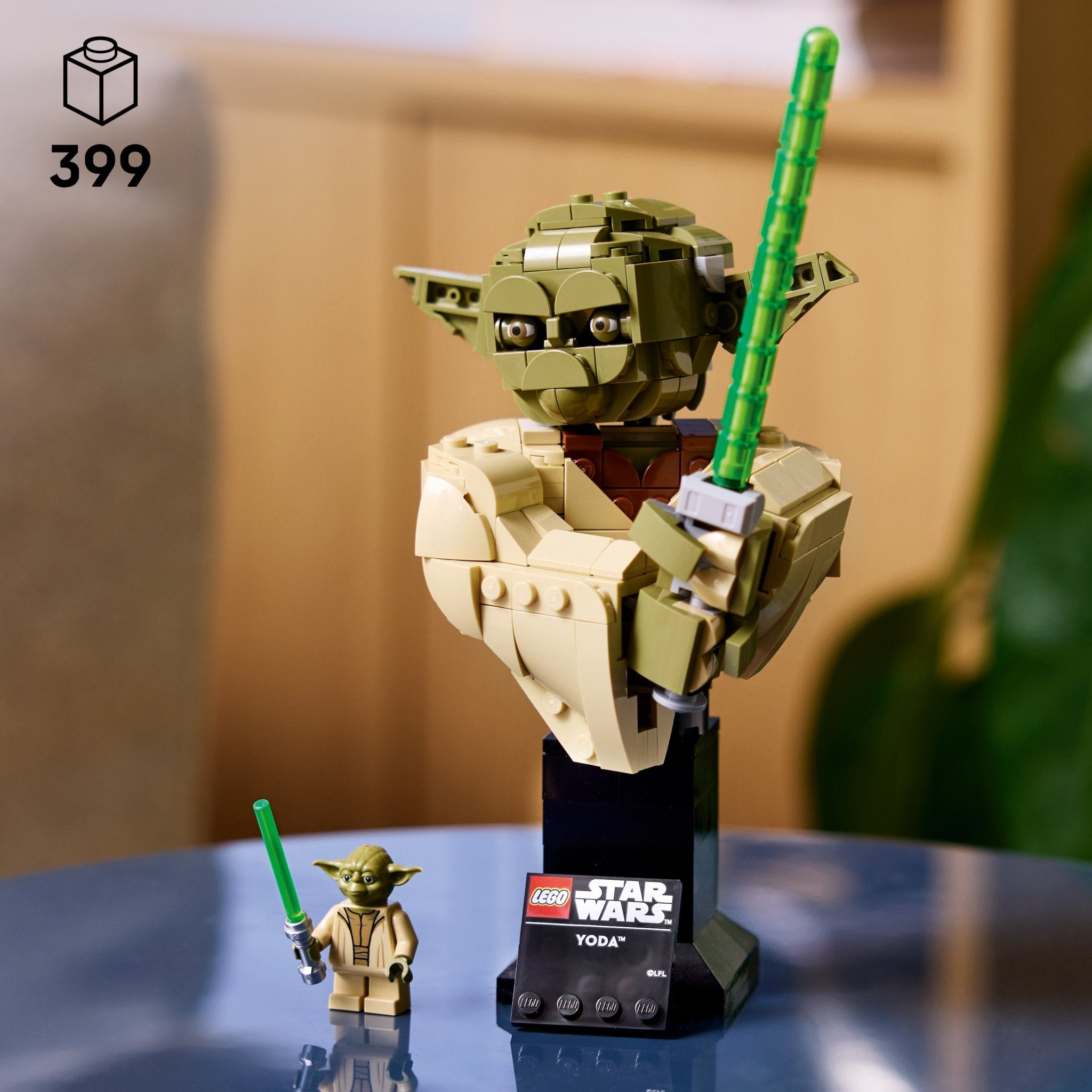 LEGO® Star Wars: Attack of the Clones Yoda Bust 75438 - Image 2
