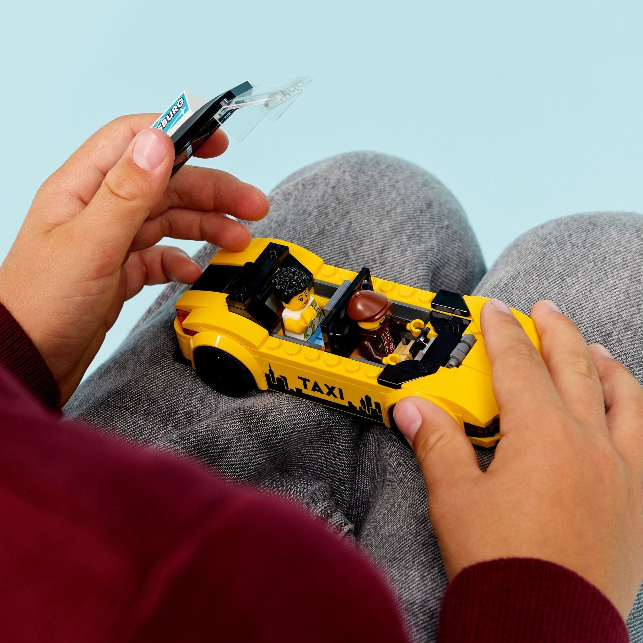 LEGO® Yellow Taxi 60487 - Image 3