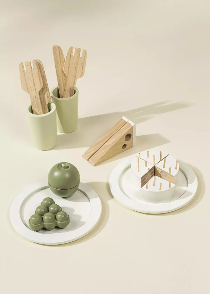 Coco Village Wooden Picnic Playset and Accessories - Image 10
