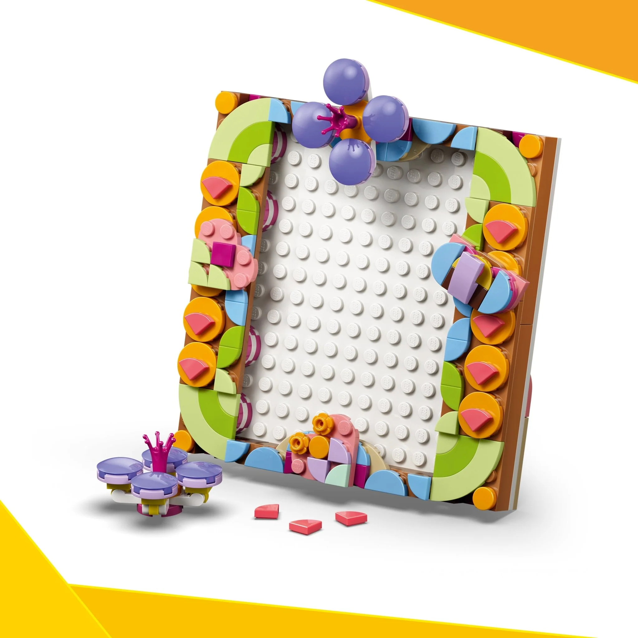 LEGO® Creator 3 in 1 Floral Art Decor Painting 31390 - Image 3